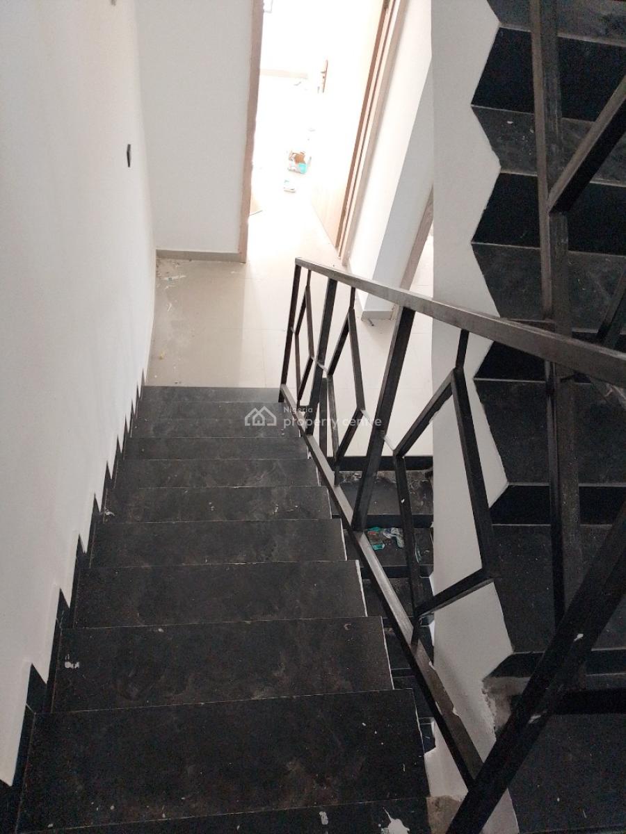 Standard Newly Renovated 4 Bedroom Terrace with a Room Bq, Lekki Right, Lekki Phase 1, Lekki, Lagos, House for Rent