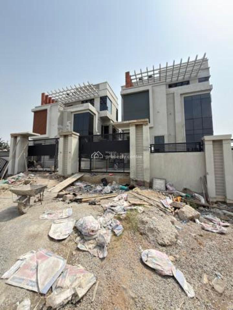 This 4 Bedroom  Duplex Located at Surulere, Lagos  Price: 450m, Surulere, Lagos, Detached Duplex for Sale