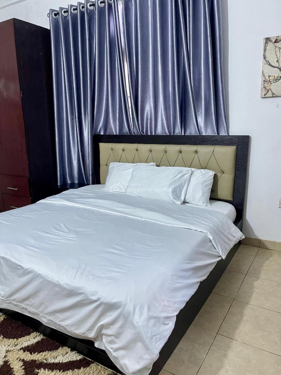 5 Mins to Int Airport 2 Bed Room, Lawrence Daniel, Isolo, Lagos, Flat / Apartment Short Let