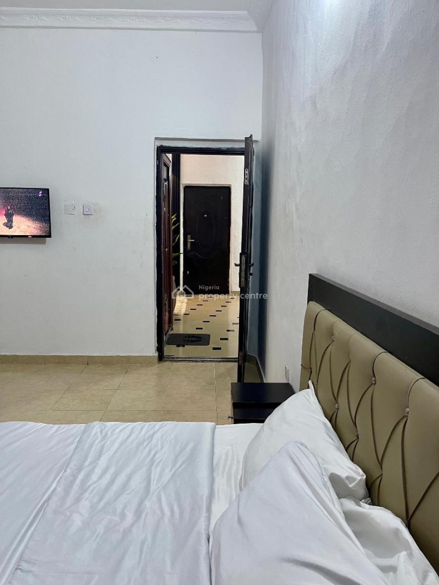 5 Mins to Int Airport 2 Bed Room, Lawrence Daniel, Isolo, Lagos, Flat / Apartment Short Let