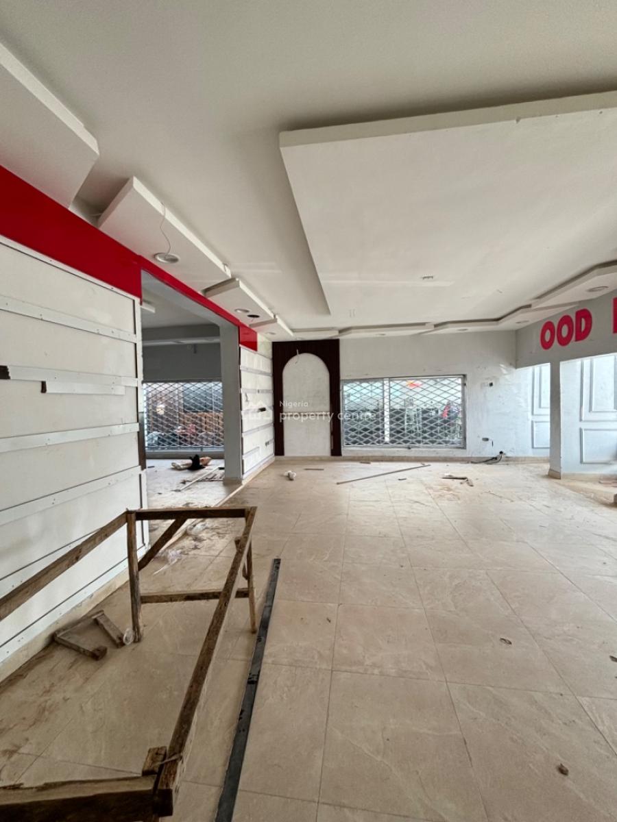 Lovely 82sqm Shop Space Facing The Road, Lekki Phase 1, Lekki, Lagos, Plaza / Complex / Mall for Rent