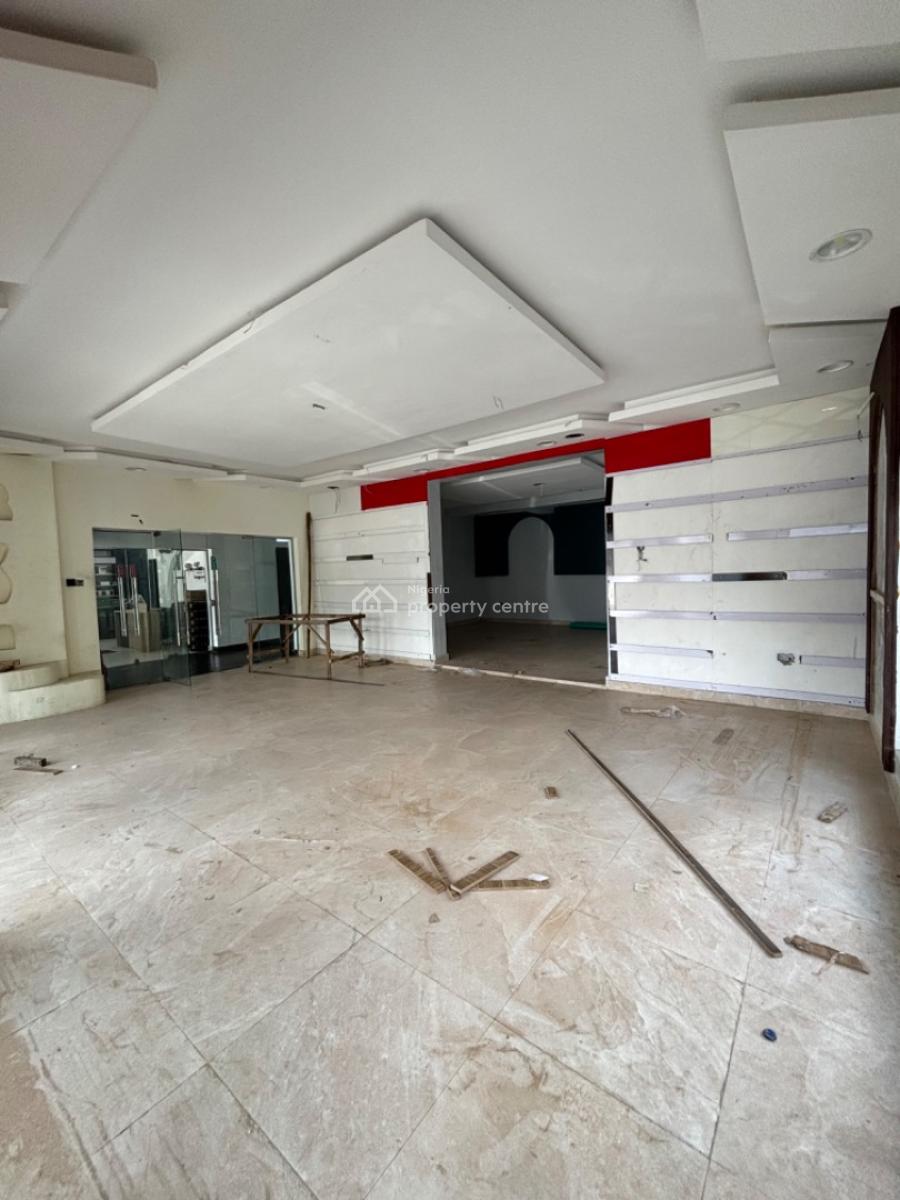 Lovely 82sqm Shop Space Facing The Road, Lekki Phase 1, Lekki, Lagos, Plaza / Complex / Mall for Rent