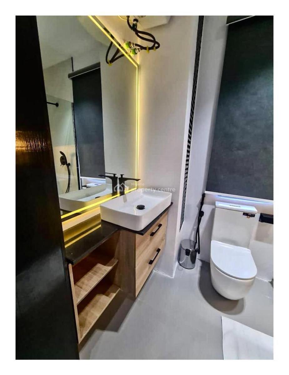 Luxury 2 Bedroom Apartment + Swimming Pool, Gym Etc, Off Admiralty Way, Lekki Phase 1, Lekki, Lagos, Flat / Apartment for Rent
