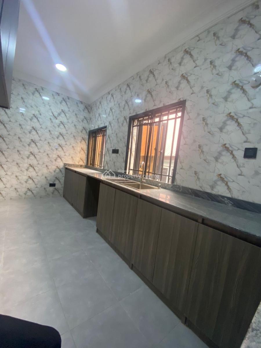 Beautiful 5 Bedrooms Semi Detached Duplex with Bq, Chevron Lekki -gated Estate, Lekki Phase 2, Lekki, Lagos, Semi-detached Duplex for Rent