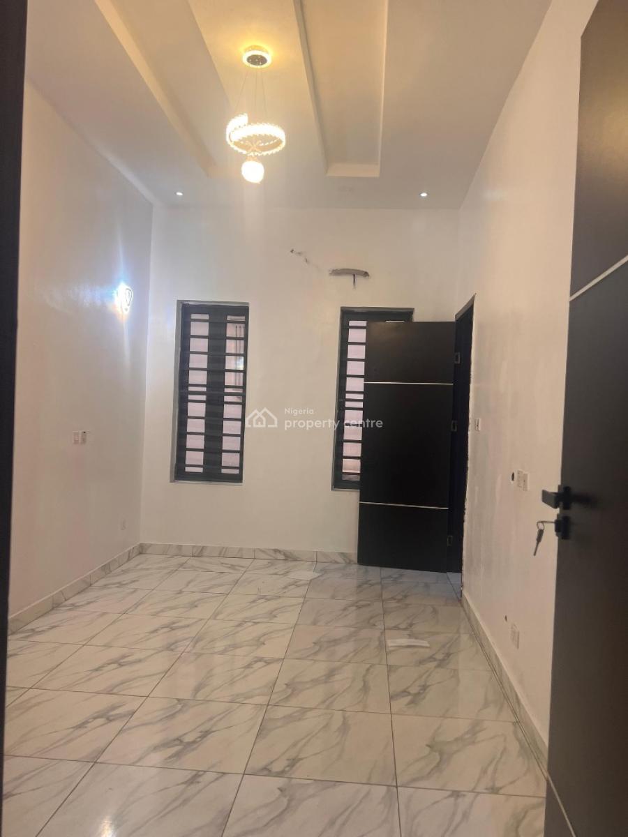 a Well Maintained 4 Bedrooms Semi Detached Duplex with Bq, Chevron Lekki -gated Estate, Lekki Phase 2, Lekki, Lagos, Semi-detached Duplex for Rent