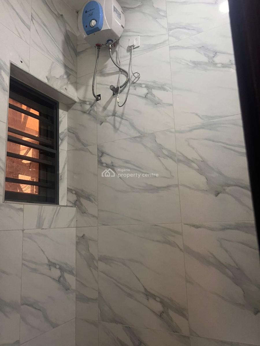 a Well Maintained 4 Bedrooms Semi Detached Duplex with Bq, Chevron Lekki -gated Estate, Lekki Phase 2, Lekki, Lagos, Semi-detached Duplex for Rent