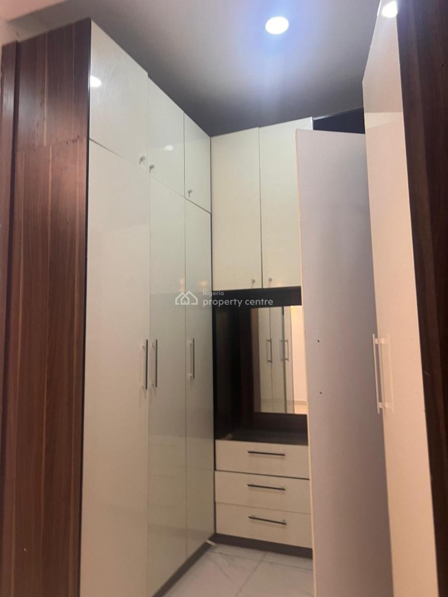 a Well Maintained 4 Bedrooms Semi Detached Duplex with Bq, Chevron Lekki -gated Estate, Lekki Phase 2, Lekki, Lagos, Semi-detached Duplex for Rent