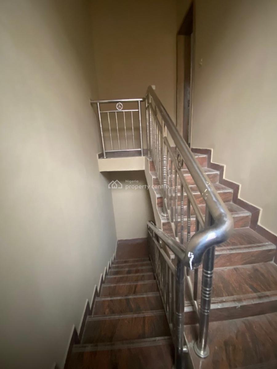 Renovated 3 Bedrooms Flats with Bq, Chevron, Lekki Phase 2, Lekki, Lagos, Flat / Apartment for Rent