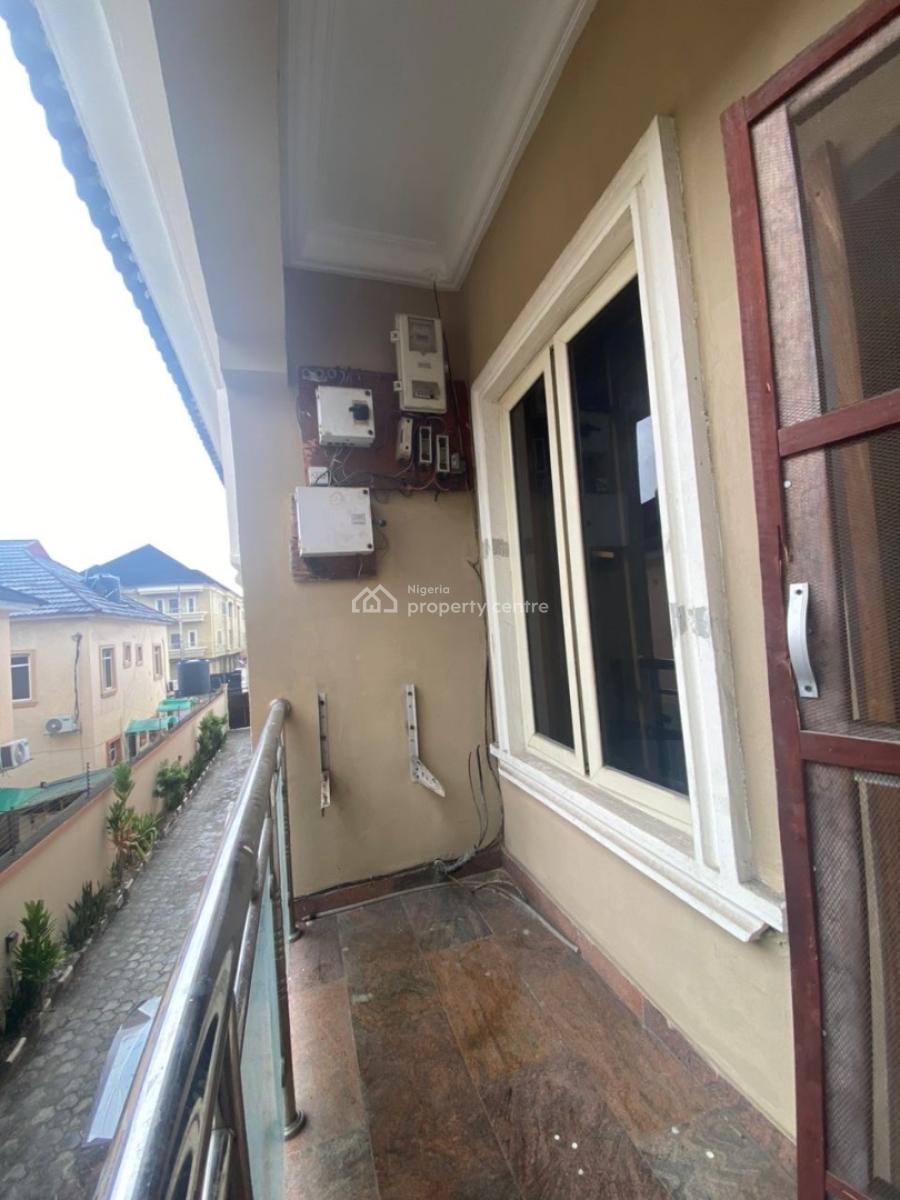 Renovated 3 Bedrooms Flats with Bq, Chevron, Lekki Phase 2, Lekki, Lagos, Flat / Apartment for Rent