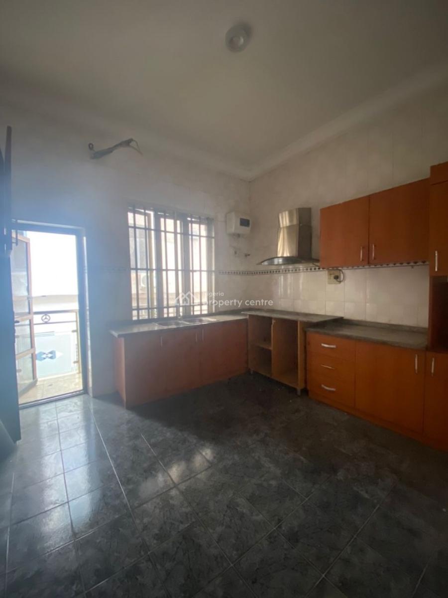 Renovated 3 Bedrooms Flats with Bq, Chevron, Lekki Phase 2, Lekki, Lagos, Flat / Apartment for Rent