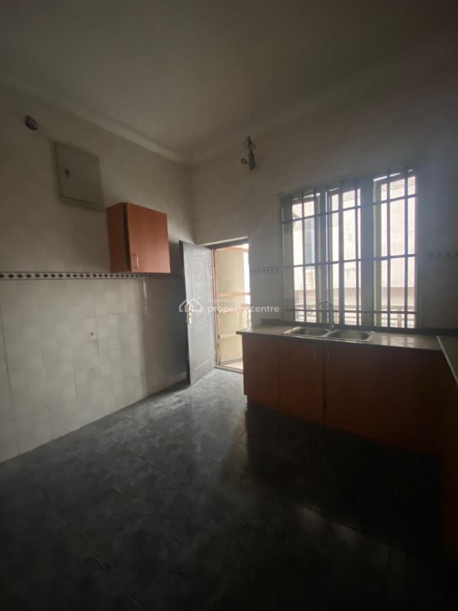 Renovated 3 Bedrooms Flats with Bq, Chevron, Lekki Phase 2, Lekki, Lagos, Flat / Apartment for Rent