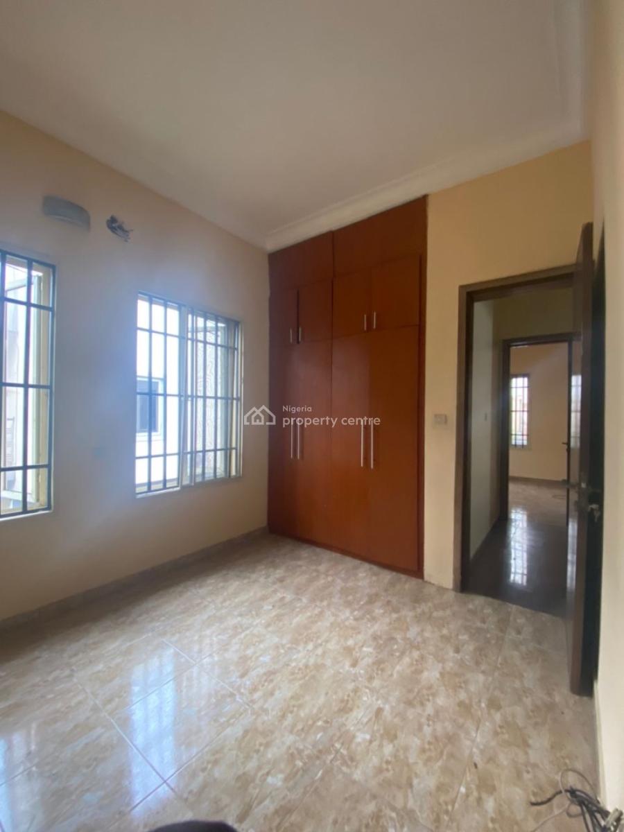 Renovated 3 Bedrooms Flats with Bq, Chevron, Lekki Phase 2, Lekki, Lagos, Flat / Apartment for Rent