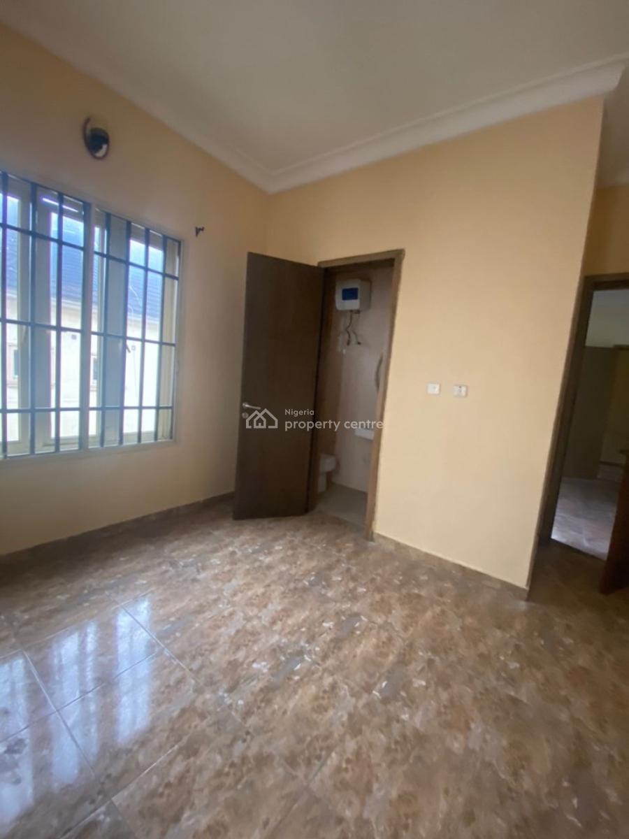 Renovated 3 Bedrooms Flats with Bq, Chevron, Lekki Phase 2, Lekki, Lagos, Flat / Apartment for Rent
