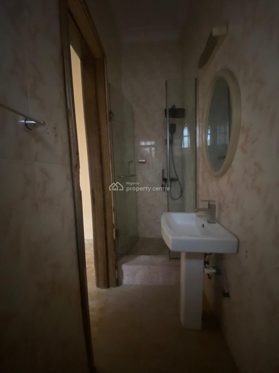 Renovated 3 Bedrooms Flats with Bq, Chevron, Lekki Phase 2, Lekki, Lagos, Flat / Apartment for Rent