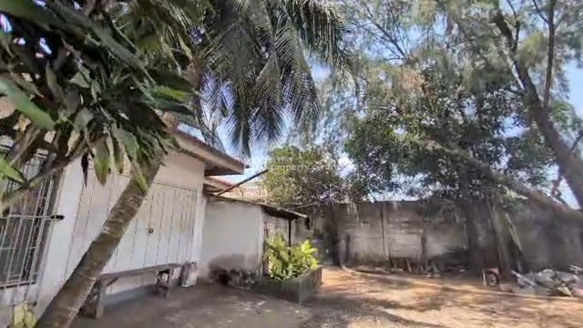 4 Bedrooms Bungalow with 2 Rooms Bq on 1800sqm @ Ikeja Gra. Office Or, Ikeja Gra Lagos, Ikeja, Lagos, House for Rent