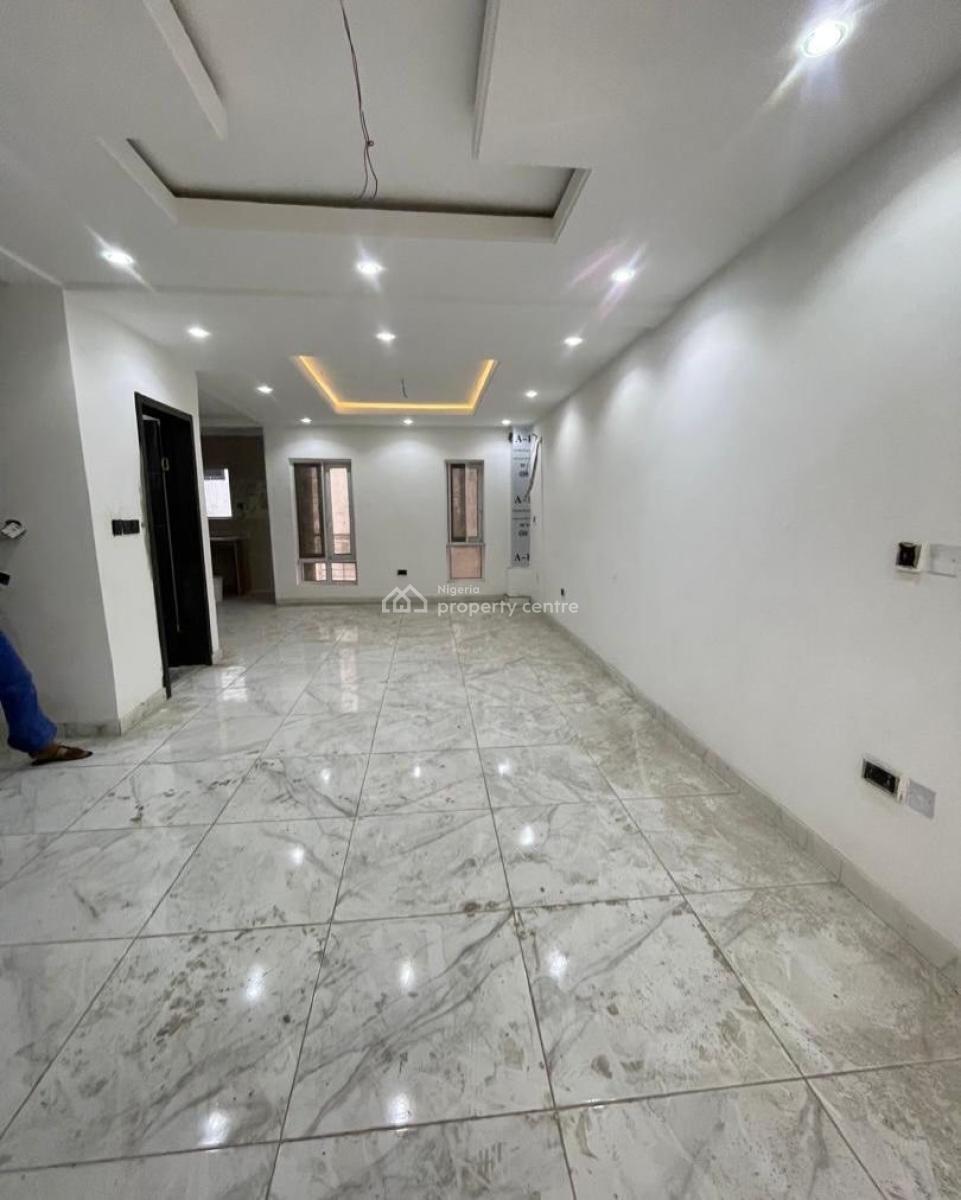 Spacious 3 Bedroom Apartment, Lekki Phase 1, Lekki, Lagos, Flat / Apartment for Rent