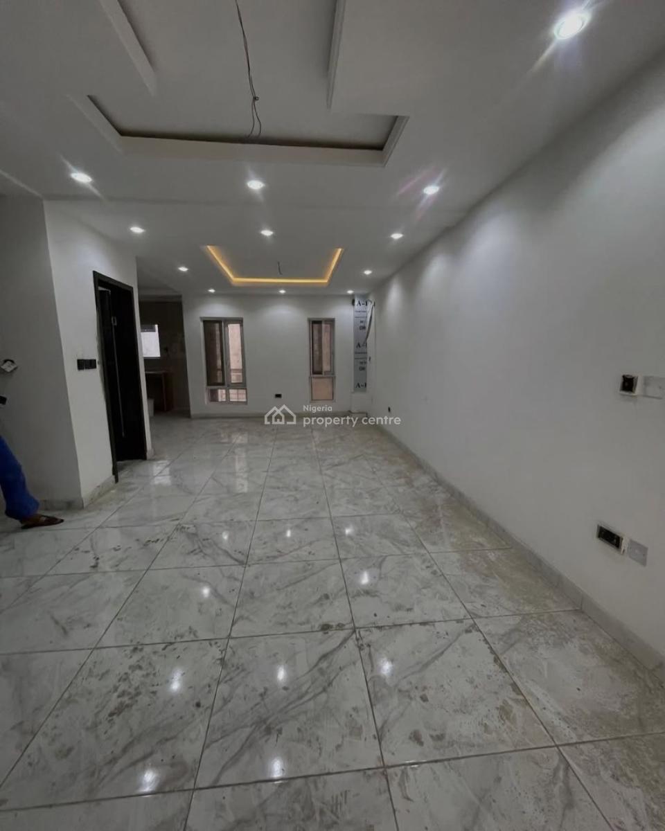 Spacious 3 Bedroom Apartment, Lekki Phase 1, Lekki, Lagos, Flat / Apartment for Rent