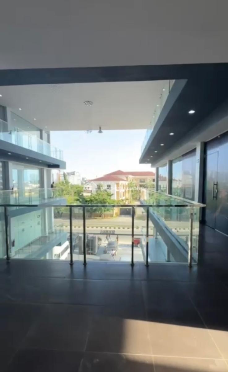 Spacious Space, Lekki Phase 1, Lekki, Lagos, Shop for Rent