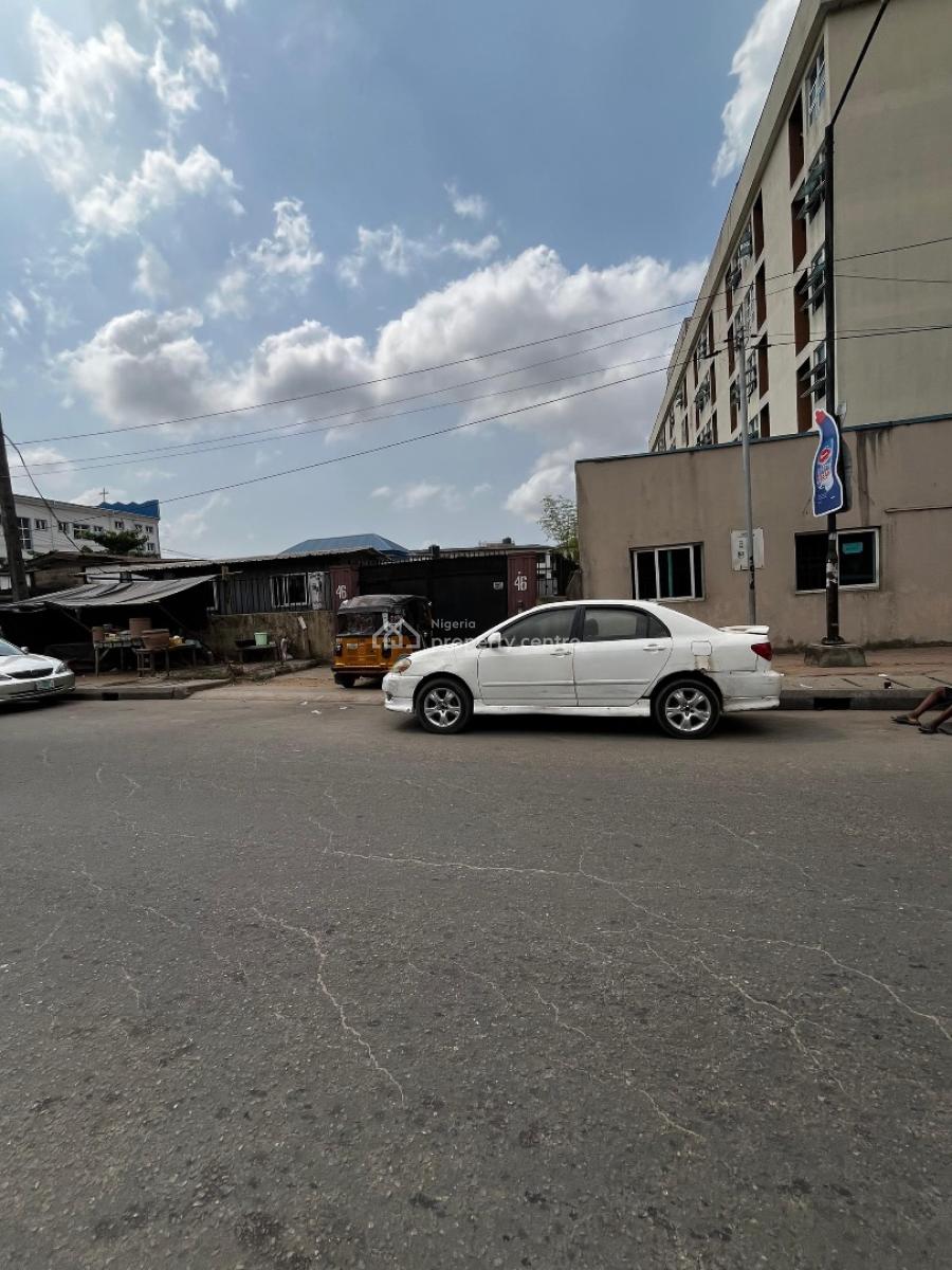 Bungalow Relatively Vacant on Commercial Avenue, Yaba, Sabo, Yaba, Lagos, Detached Bungalow for Sale