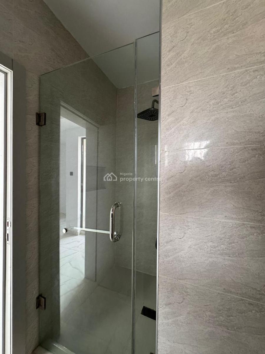 Stunning 4 Bedroom Terrace Duplex with Bq and Spacious Compound., Obanikoro, Obanikoro, Shomolu, Lagos, Terraced Duplex for Sale