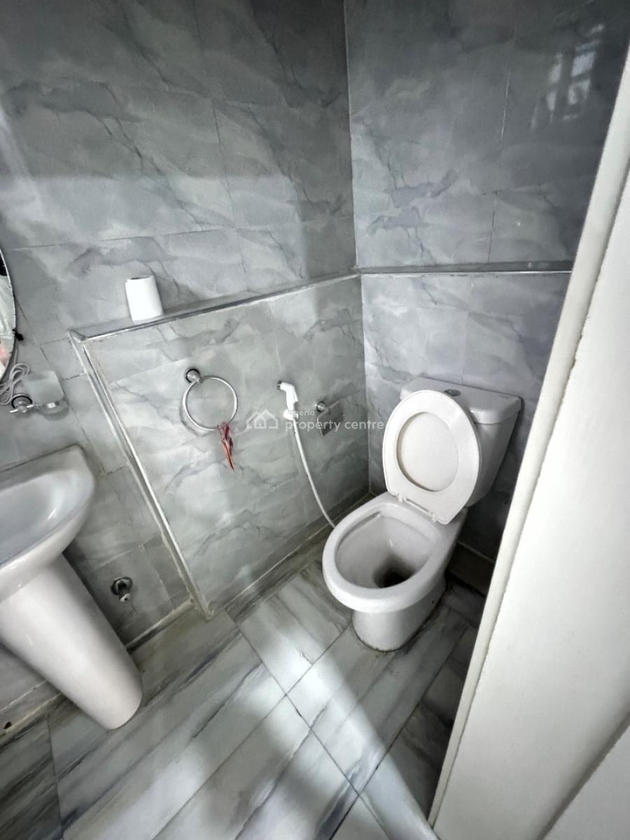 Urious & Lovely 3 Bedroom Apartmen Furnished Or Unfurnished Available, Oral Estate Orchid Road Lekki, Lekki, Lagos, Block of Flats for Sale