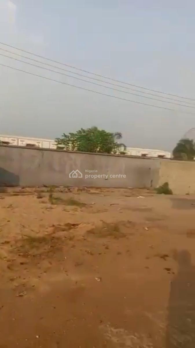 1383 Sqm  for Lease 1383 Sqm  Location..... Along Lagos Ibadan Expresswa, Ibafo Ogun State, Ibafo, Ogun, Warehouse for Rent