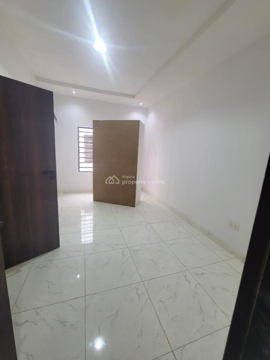 Newly Built 2 Bedroom Pentfloor Apartment, Lekki Phase 1, Lekki, Lagos, Flat / Apartment for Rent