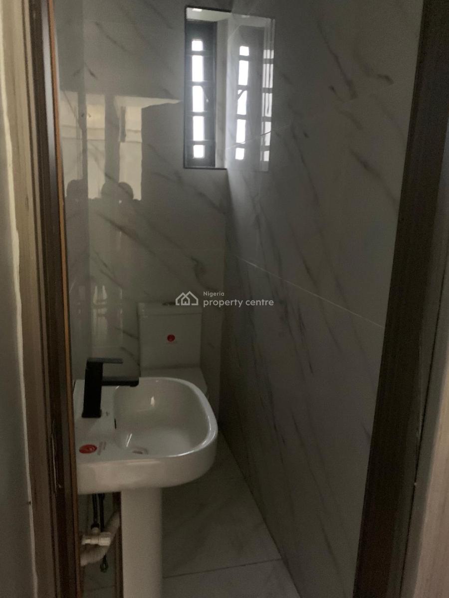 Brand New 2 Bedroom Flat for Distress, Freedom Way, Lekki Phase 1, Lekki, Lagos, Block of Flats for Sale