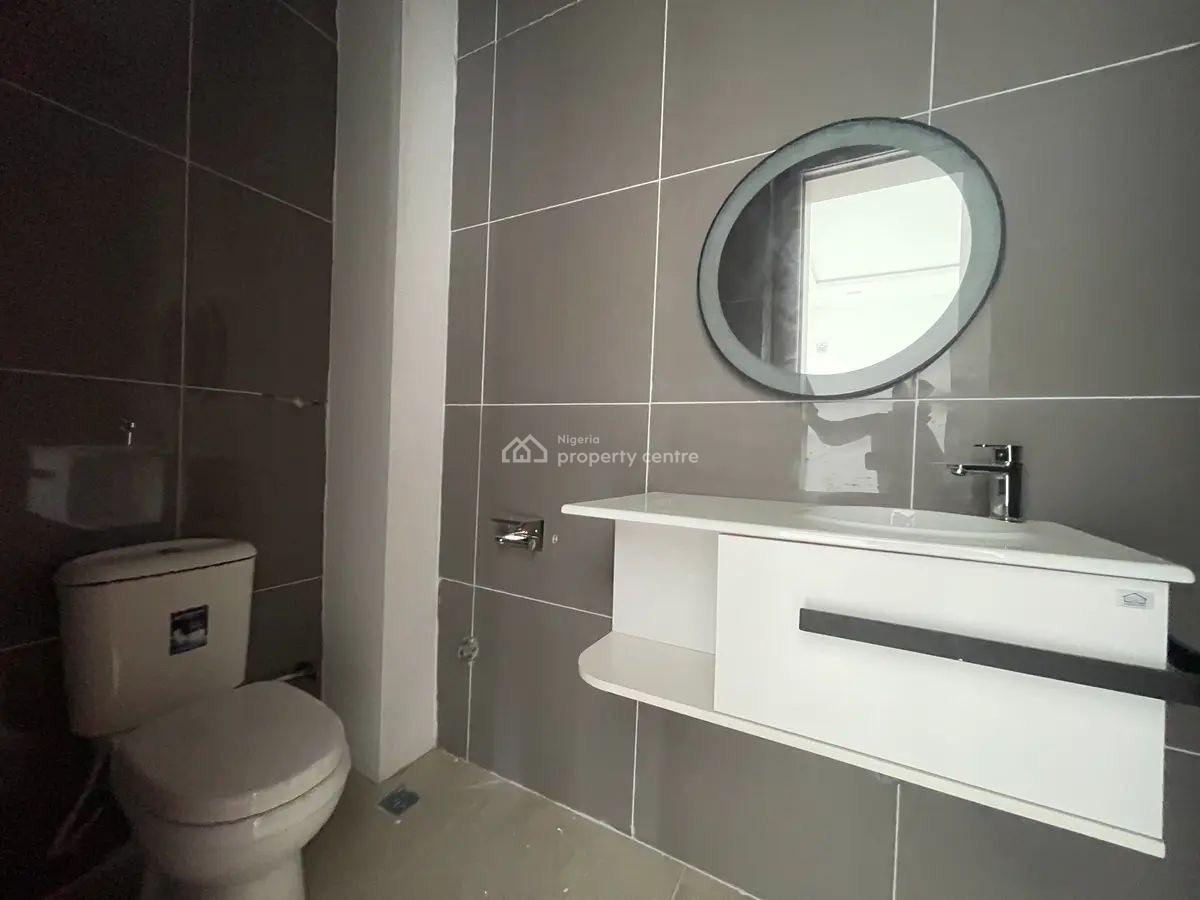 Classy 2 Bedroom Apartment, Lekki Phase 1, Lekki, Lagos, Flat / Apartment for Sale