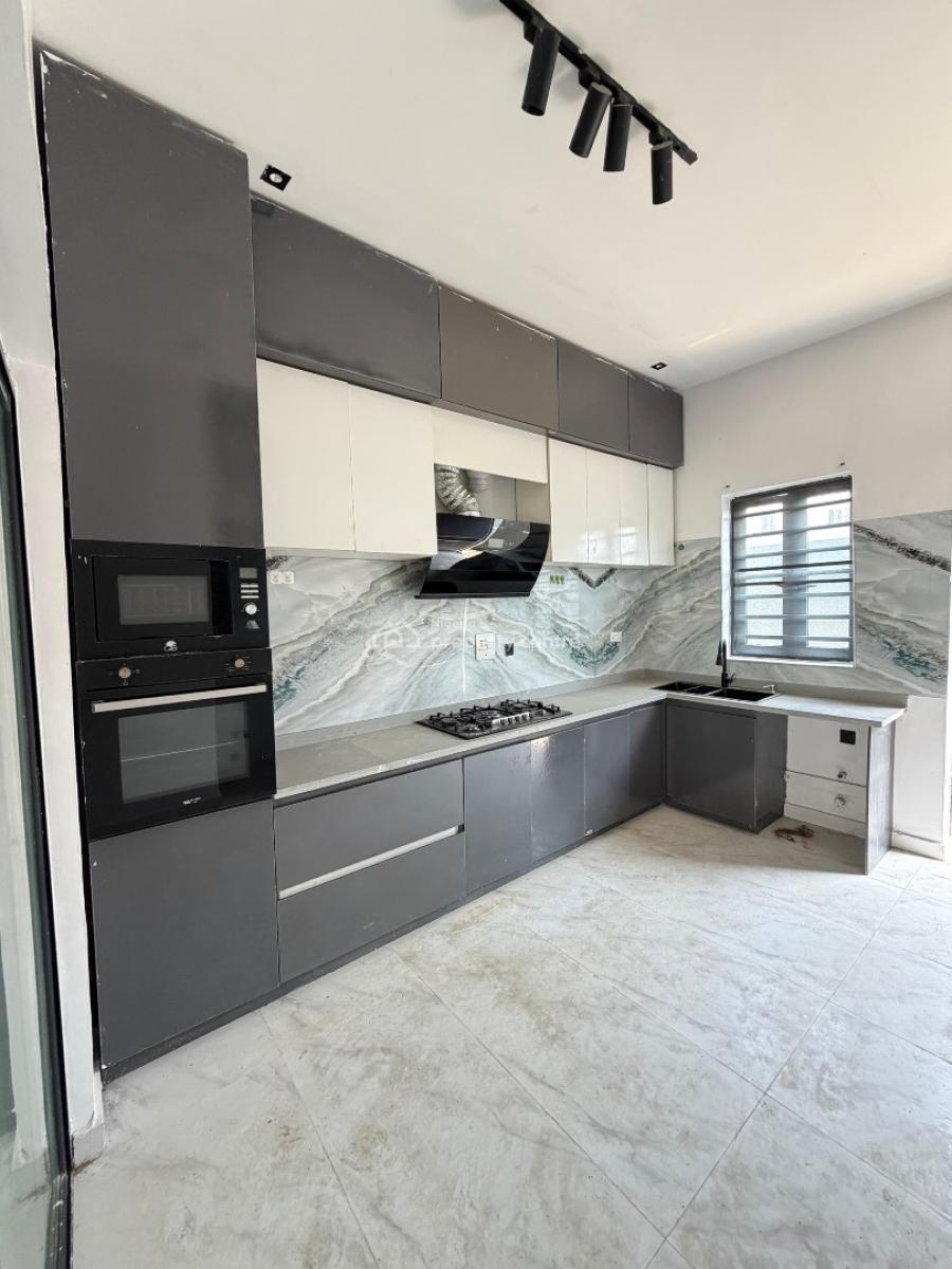 4 Bedroom Terrace Duplex, Ikota, Lekki, Lagos, Flat / Apartment for Sale