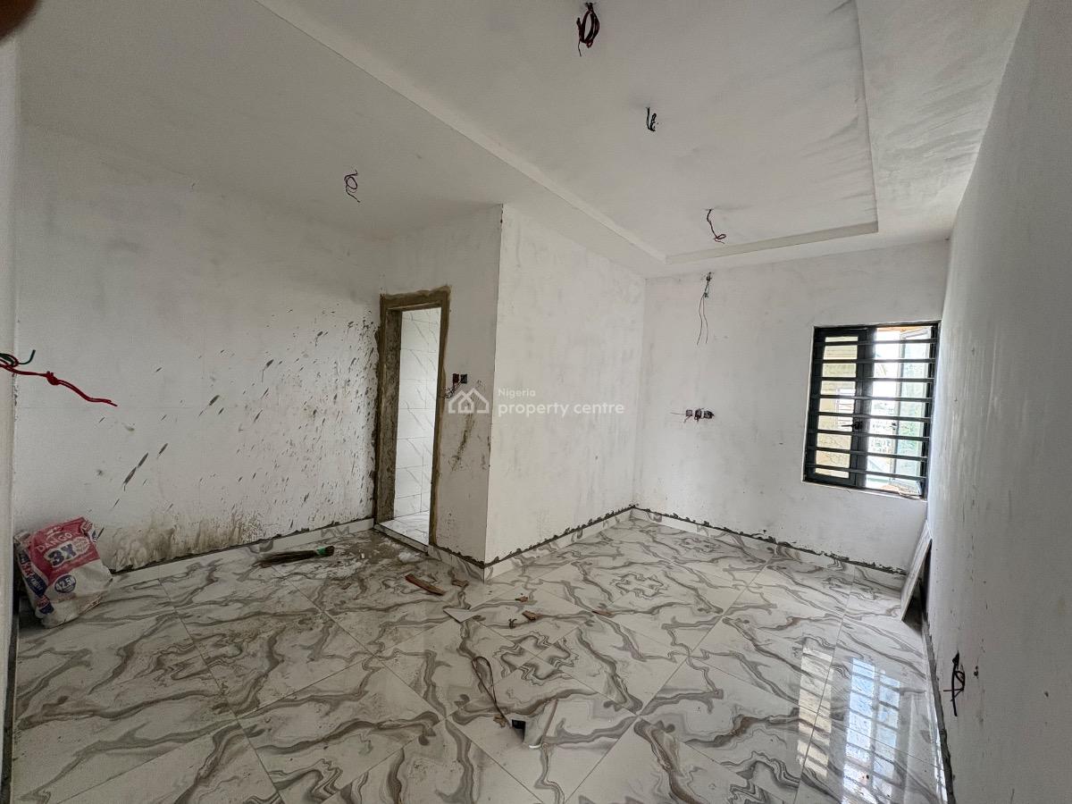 2 Bedroom Flat, Off Babs Animashaun, Surulere, Lagos, Flat / Apartment for Sale