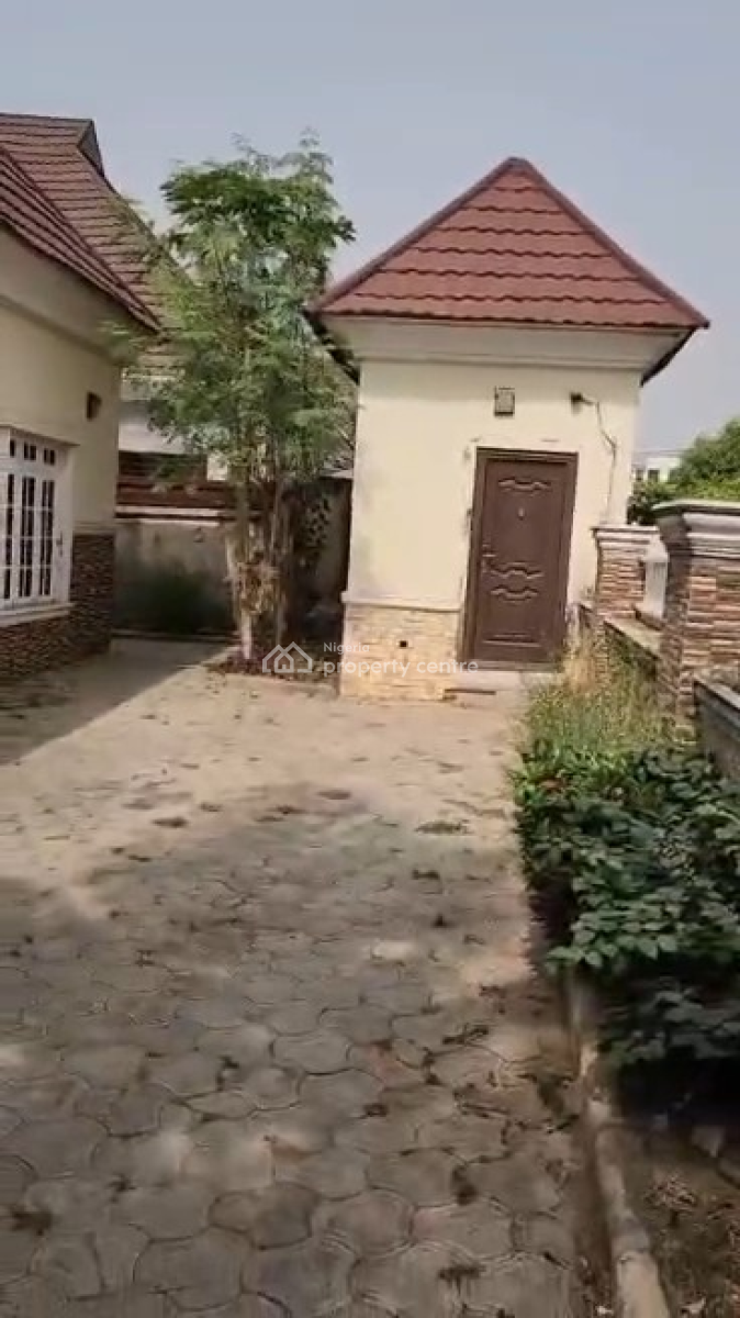 5 Bedroom Bungalow with Penthouse in 5th Avenue, Gwarinpa, Abuja, Detached Bungalow for Rent