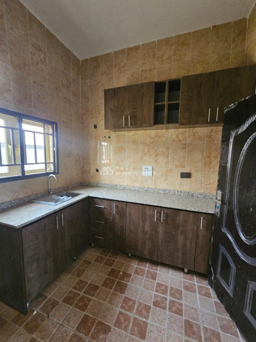 Standard 2 Bedroom Flat, Estate, Garki, Abuja, Flat / Apartment for Rent