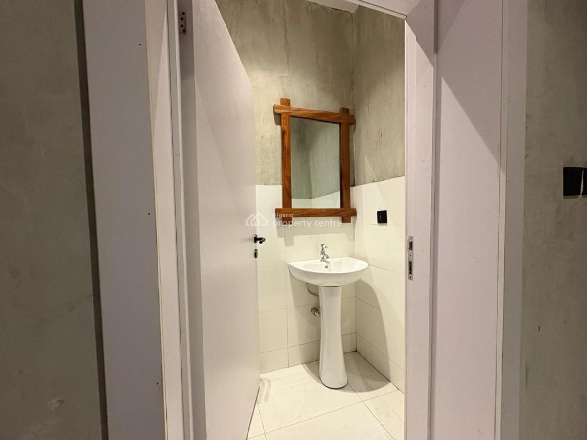 Lovely 4bedroom Semi Detached Duplex(distress), Osapa, Lekki, Lagos, Semi-detached Duplex for Sale