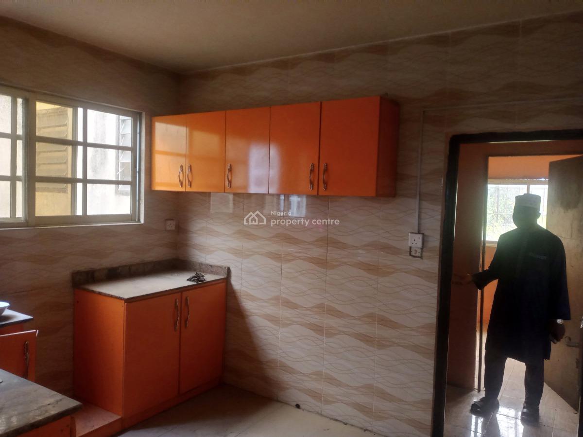 Clean Spacious 2 Bedroom Apartment, Zone 2, Wuse, Abuja, Flat / Apartment for Rent