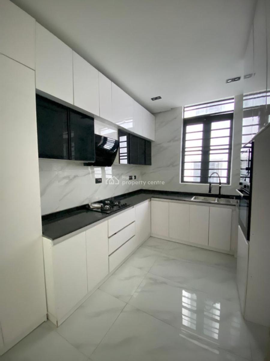 Gorgeous 1 Bedroom Apartment in a Nice and Serene Neighborhood, Ologolo, Lekki, Lagos, Flat / Apartment for Sale