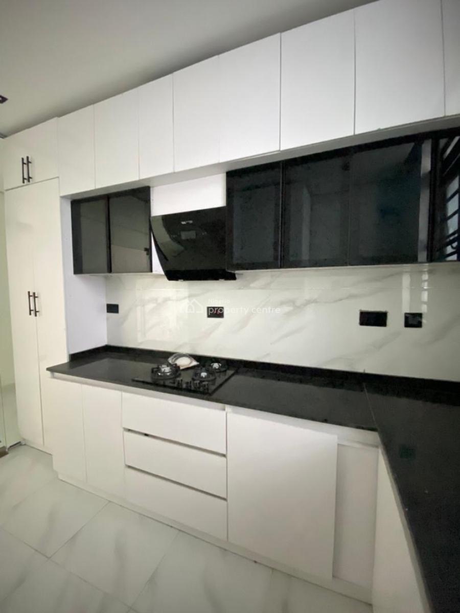 Gorgeous 1 Bedroom Apartment in a Nice and Serene Neighborhood, Ologolo, Lekki, Lagos, Flat / Apartment for Sale