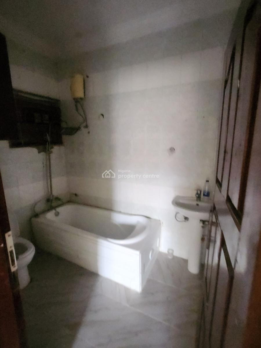 Nice 2 Bedroom Flat Serviced with Ac and Generator, Tarred Rd, Zone4, Zone 4, Wuse, Abuja, Flat / Apartment for Rent