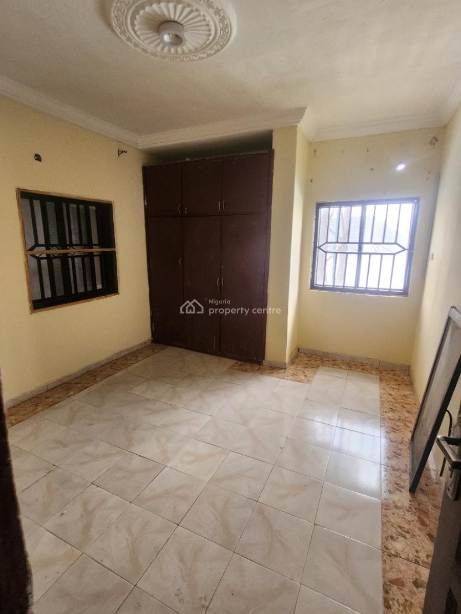 Nice 2 Bedroom Flat Serviced with Ac and Generator, Tarred Rd, Zone4, Zone 4, Wuse, Abuja, Flat / Apartment for Rent