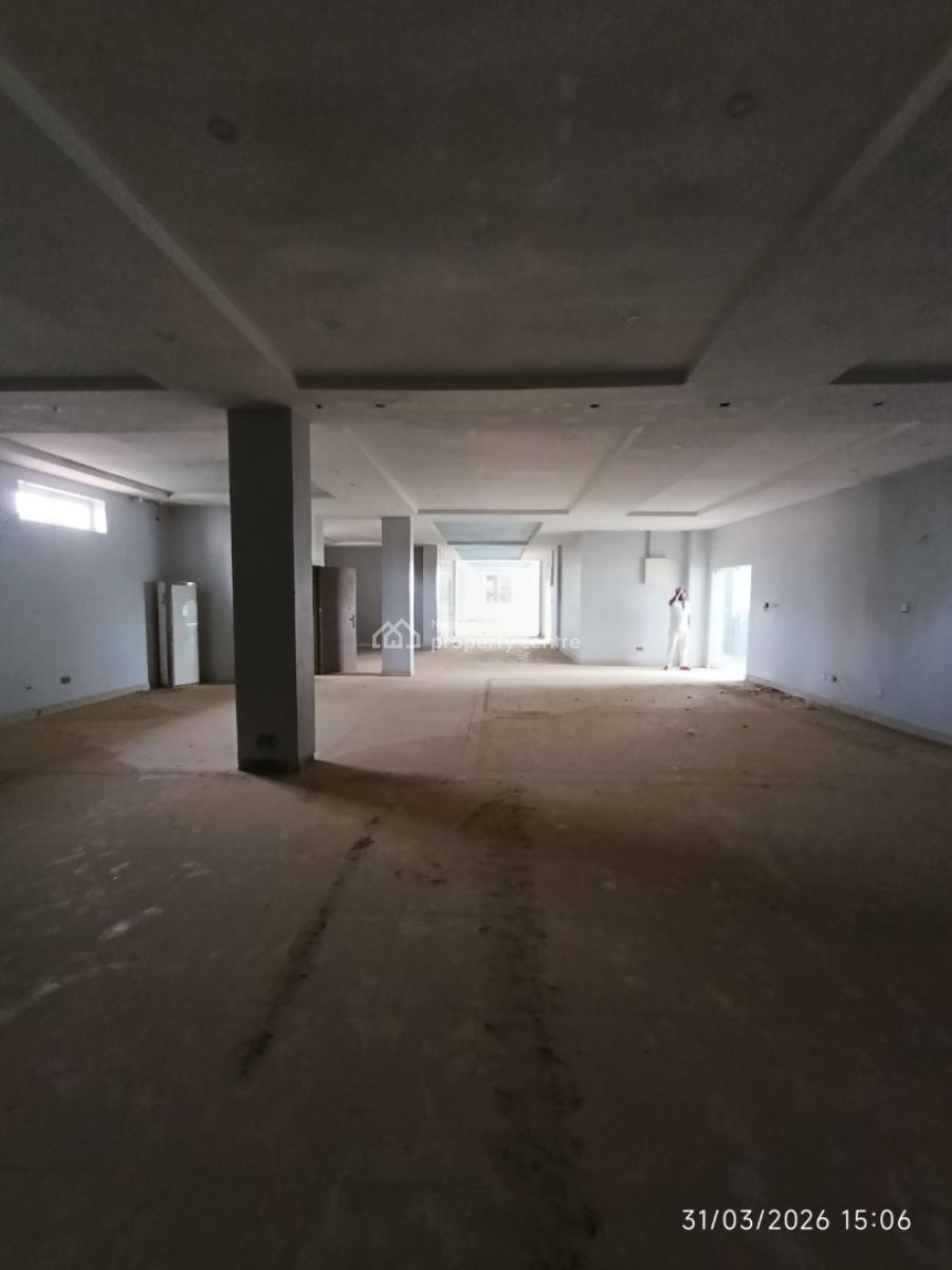 425sqm Office and Showroom Space with Standing Acs and Multiple Toilet, Very Nice Neighbourhood Tared Road Nice Location, Jabi, Abuja, Plaza / Complex / Mall for Rent