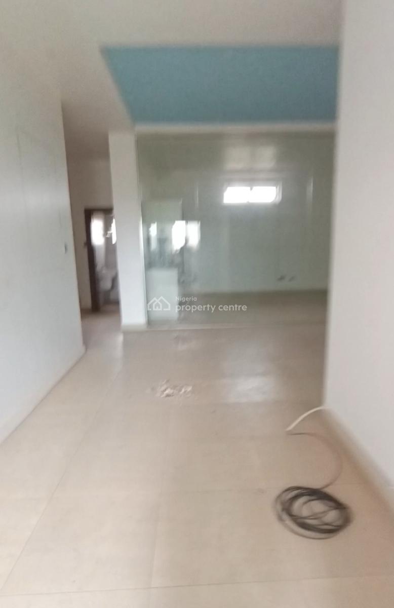 425sqm Office and Showroom Space with Standing Acs and Multiple Toilet, Very Nice Neighbourhood Tared Road Nice Location, Jabi, Abuja, Plaza / Complex / Mall for Rent