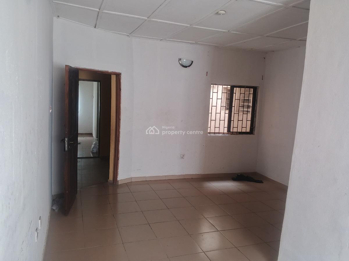 3 Bedrooms 1st Floor Flat in a Block of 4 Flats, Cluster One, Ikota Villa Estate, Ajah, Lagos, Flat / Apartment for Rent