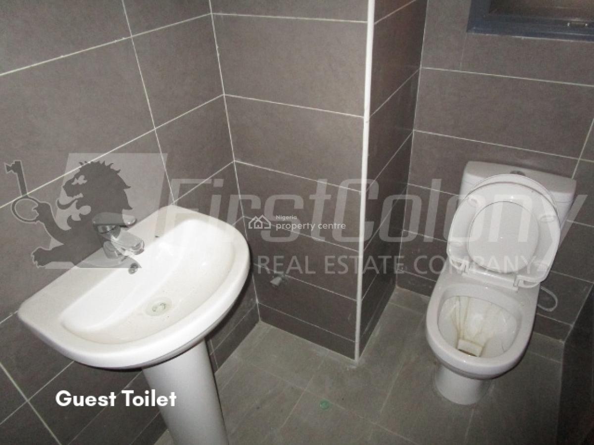 Well Maintained 3 Bedroom Apartment with Great Facilities, Victoria Island (vi), Lagos, Flat / Apartment for Sale