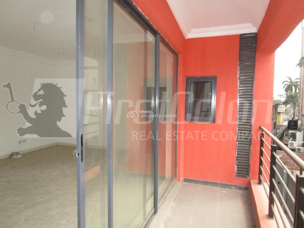 Well Maintained 3 Bedroom Apartment with Great Facilities, Victoria Island (vi), Lagos, Flat / Apartment for Sale