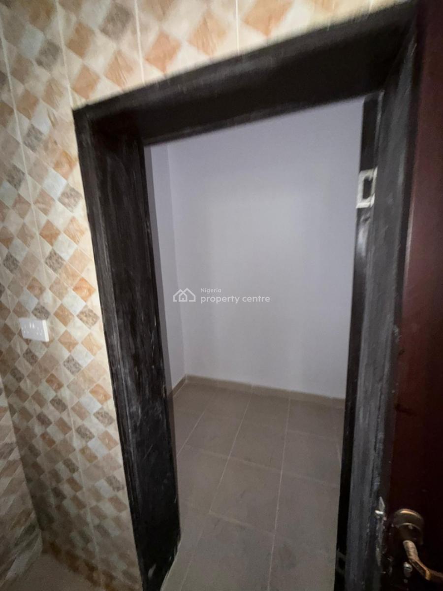 a Nice and Spacious 3 Bedroom Apartment, Off Freedom Way, Lekki Phase 1, Lekki Phase 1, Lekki, Lagos, House for Rent