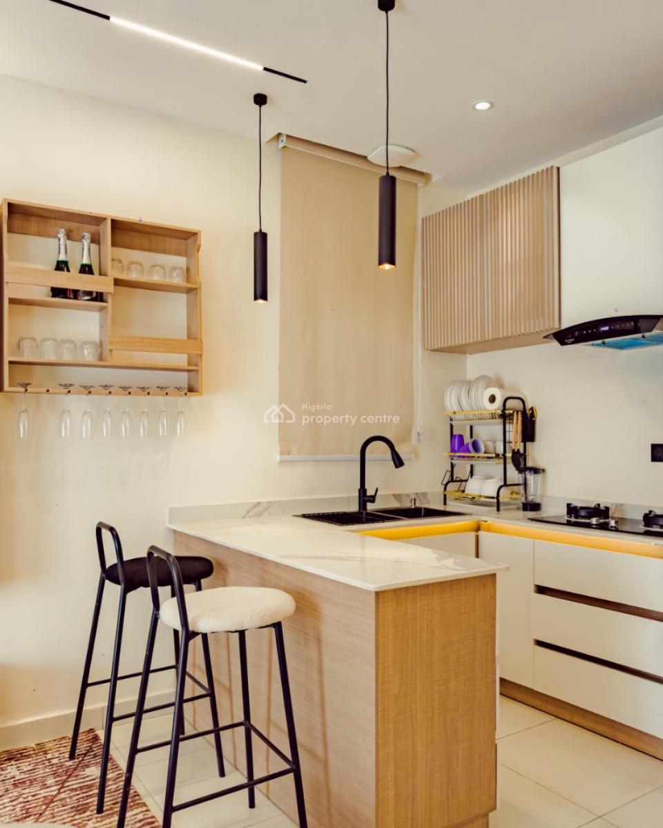 Best-priced 1-bedroom Apartment --- Dont Miss This Deal, Surulere, Lagos, Mini Flat (room and Parlour) for Sale