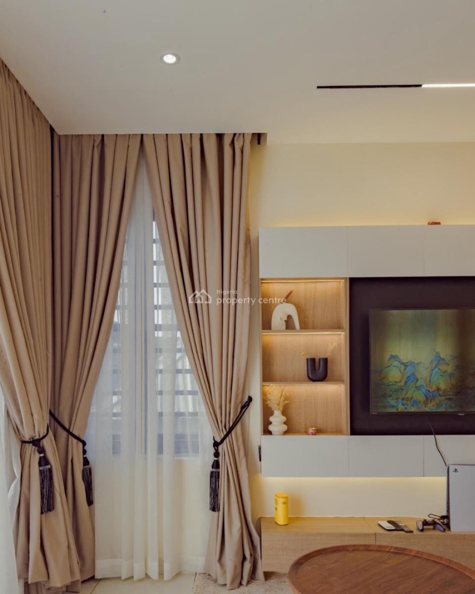 Best-priced 1-bedroom Apartment --- Dont Miss This Deal, Surulere, Lagos, Mini Flat (room and Parlour) for Sale