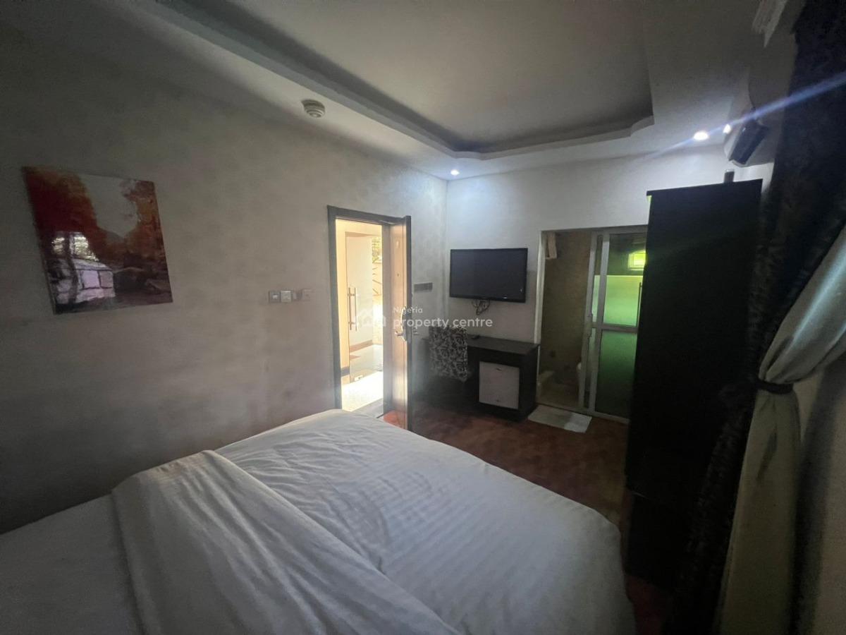 17 Bedroom Duplex, Lekki Phase 1, Lekki, Lagos, Detached Duplex for Rent