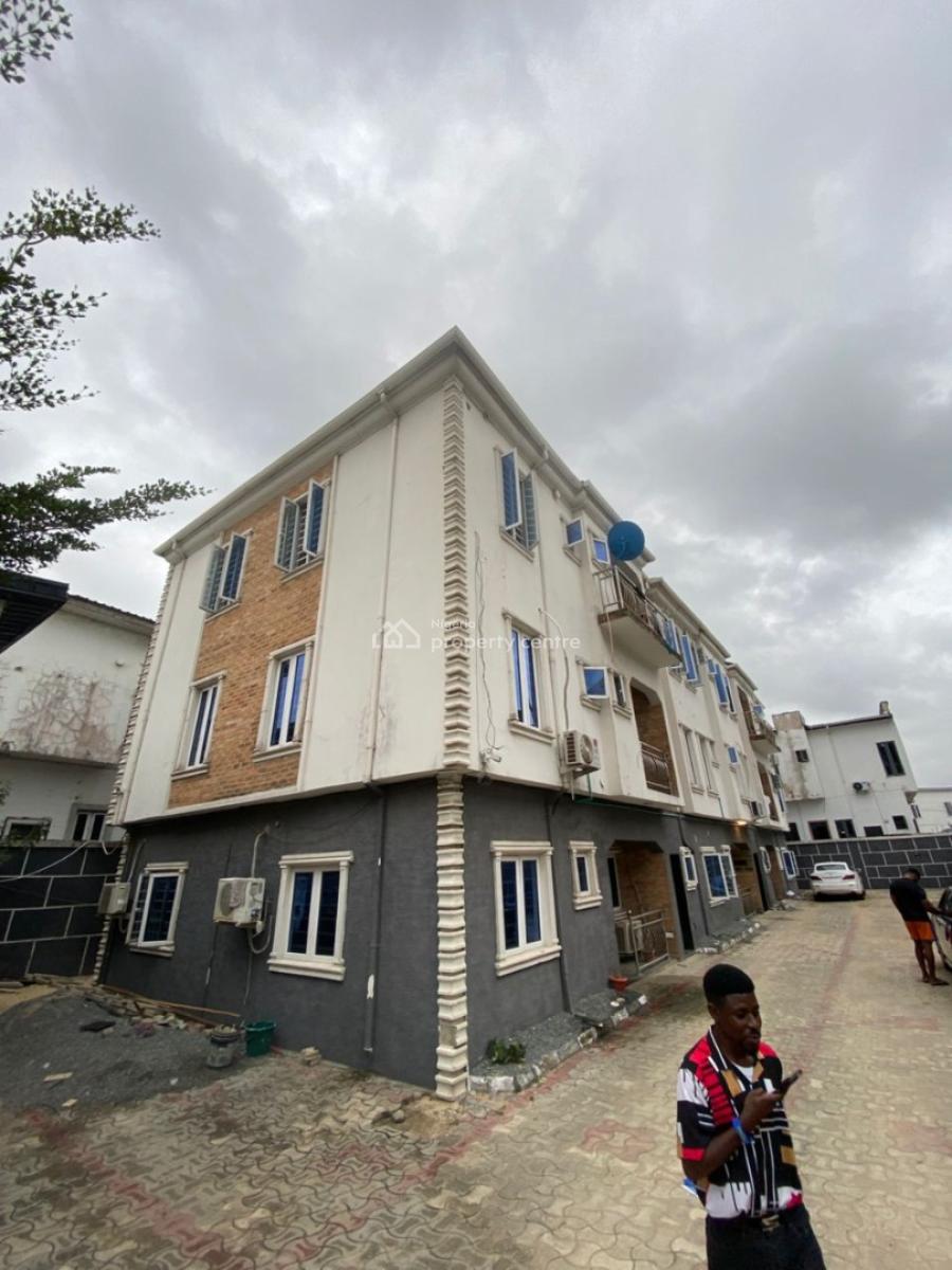 Spacious 2 Bedroom Apartment, Lekki Conservation Road, Lekki, Lagos, Flat / Apartment for Rent