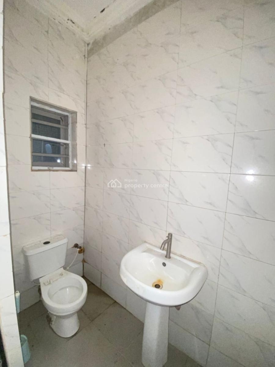 Spacious 2 Bedroom Apartment, Lekki Conservation Road, Lekki, Lagos, Flat / Apartment for Rent